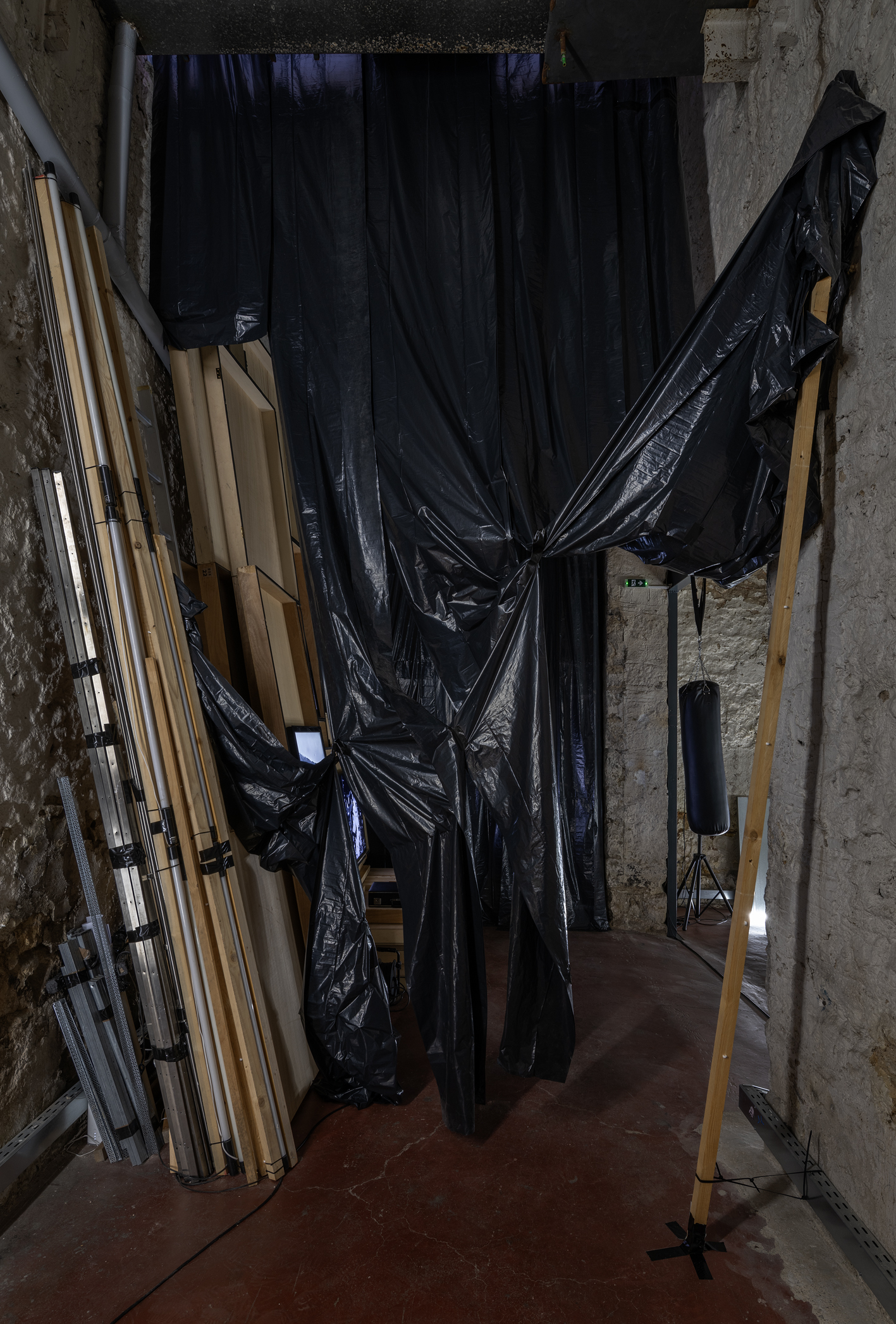 V